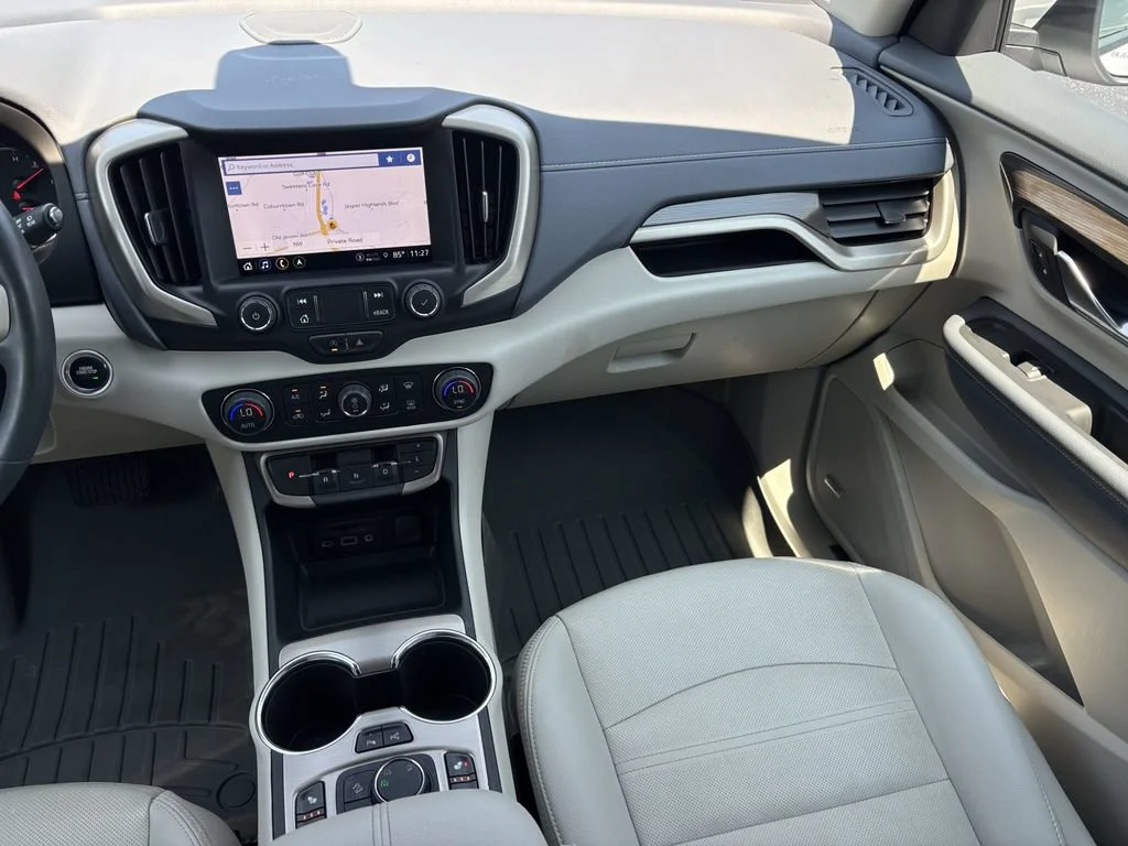 Used 2023 WHITE FROST TRICOAT GMC Denali image 35