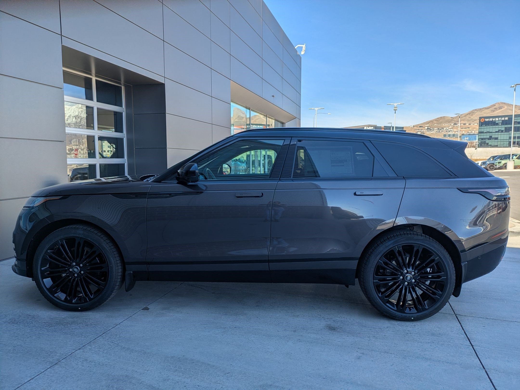 2026 Land Rover Range Rover Velar Dynamic SE - Photo 9