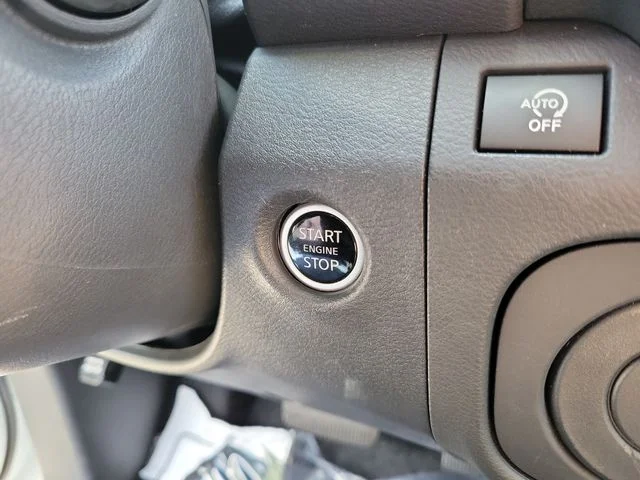 Used 2025 White Nissan SV image 21
