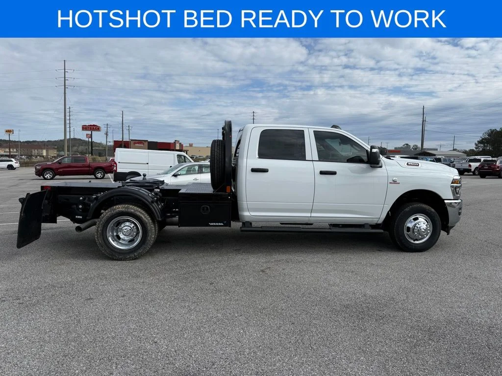 New 2026 Bright White Clear-Coat Exterior Paint RAM Tradesman image 6