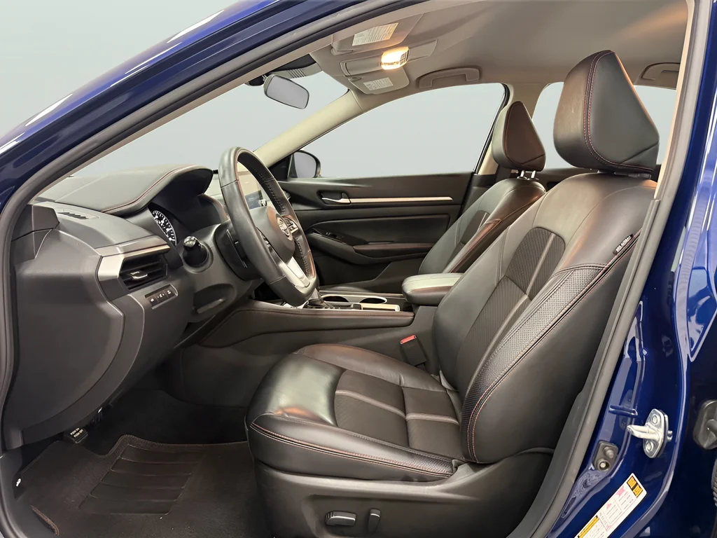 Used 2024 Blue Nissan 2.5 SR image 12