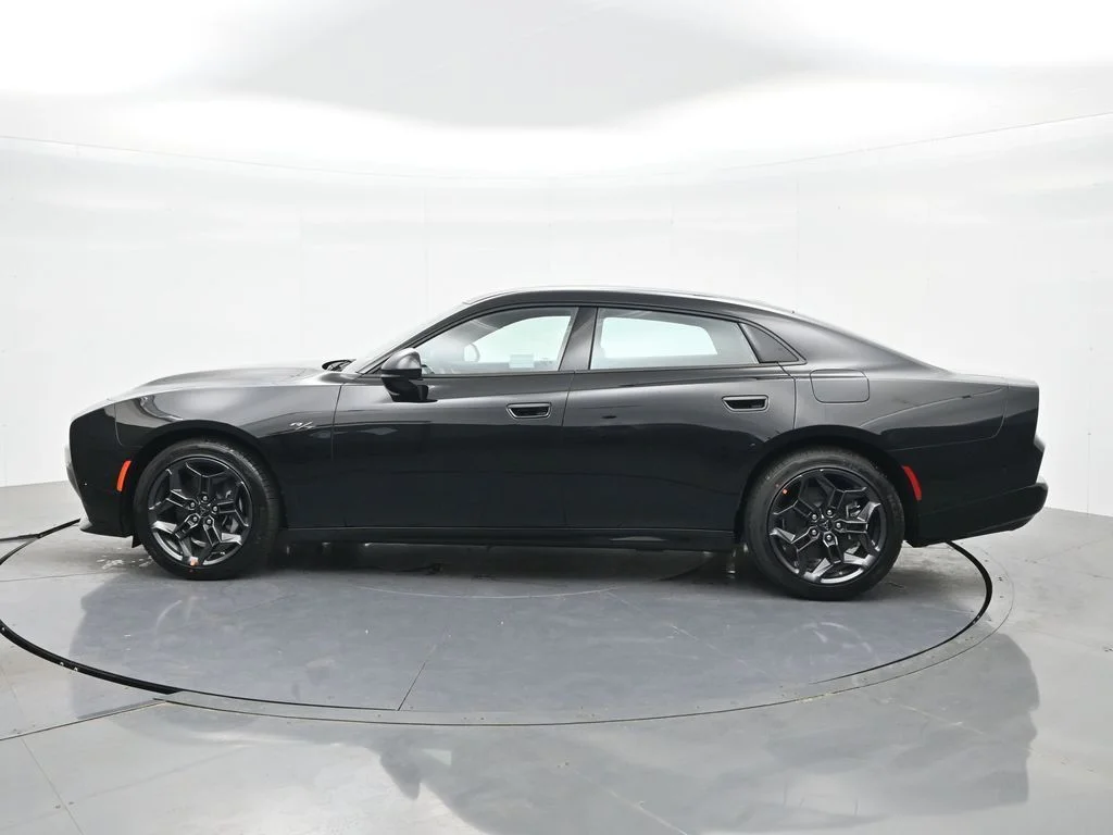 New 2026 Diamond Black Crystal Pearlcoat Dodge R/T image 10