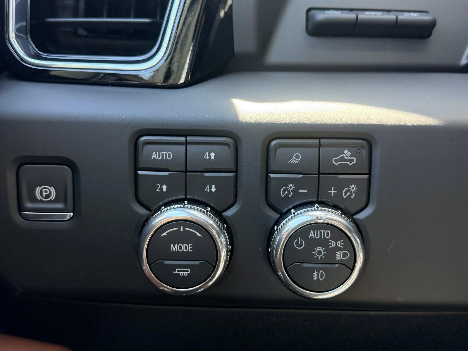 New 2026 Summit White GMC Denali Ultimate image 24