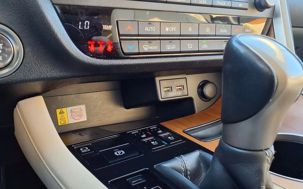 Used 2021 White Lexus 350 image 30