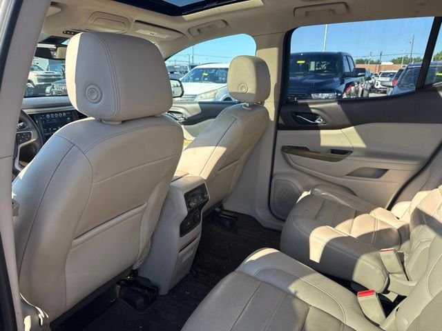 Used 2018 Silver GMC Denali image 23