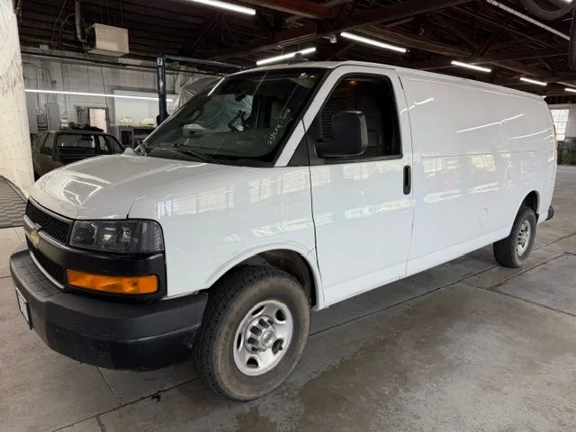 2021 Chevrolet Express 3500 Extended Work Van's photo