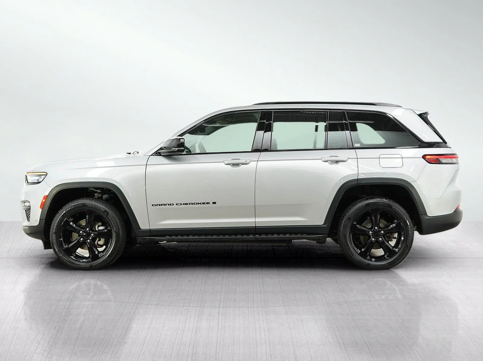 Used 2024 Jeep Grand Cherokee Limited with VIN 1C4RJHBG3RC148247 for sale in Hopkins, Minnesota
