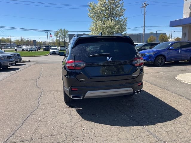 Used 2025 Crystal Black Pearl Honda Touring image 11
