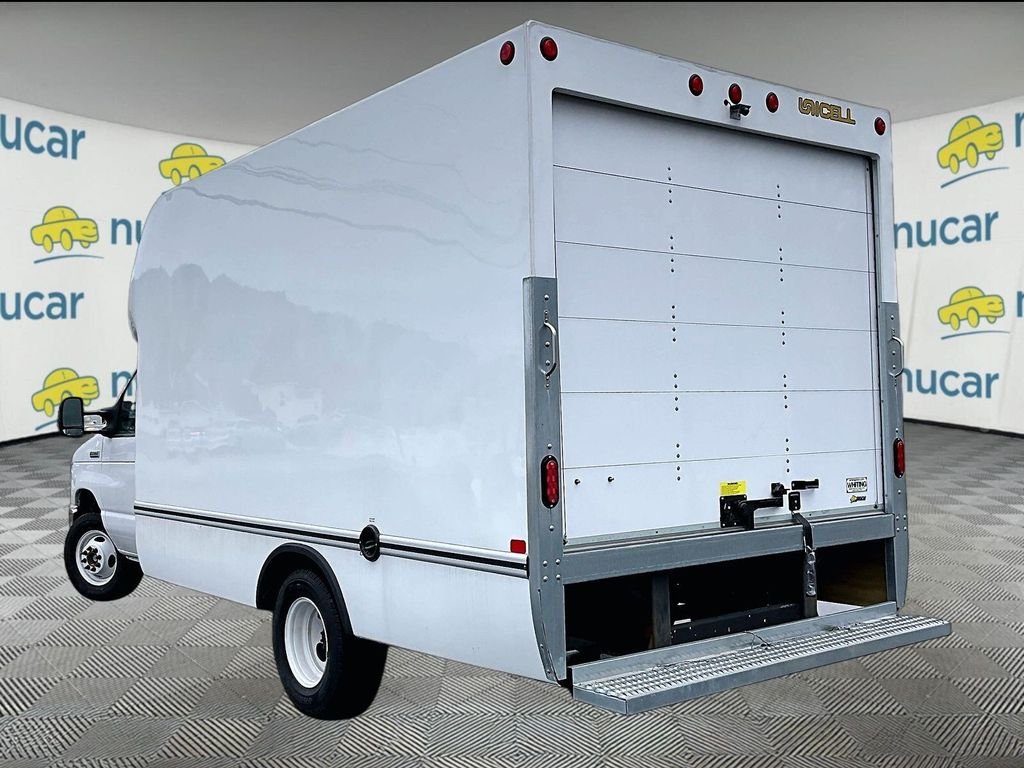 New 2026 Oxford White Ford Base image 13