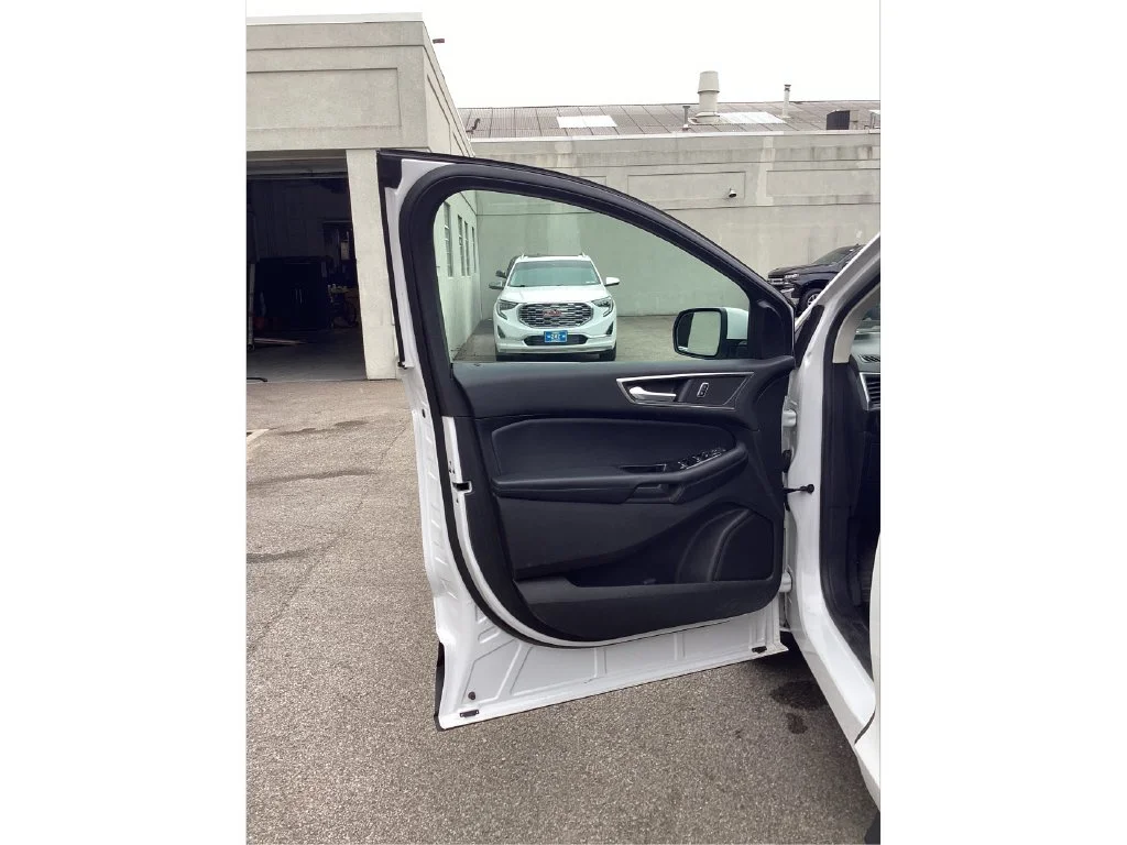 Used 2017 White Ford SEL image 17