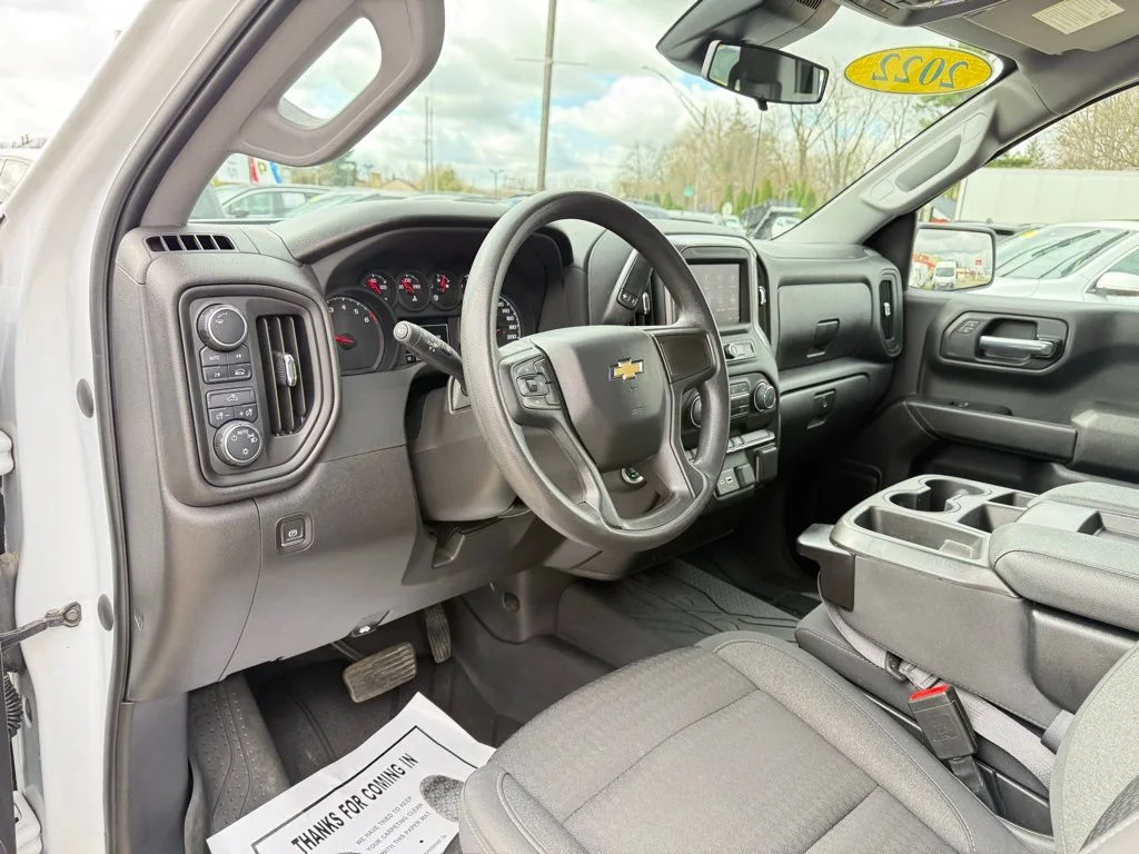 Used 2022  Chevrolet Custom image 21