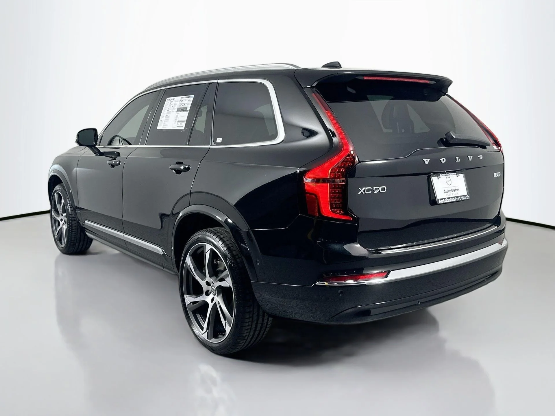 2026 Volvo XC90 Plus - Photo 7