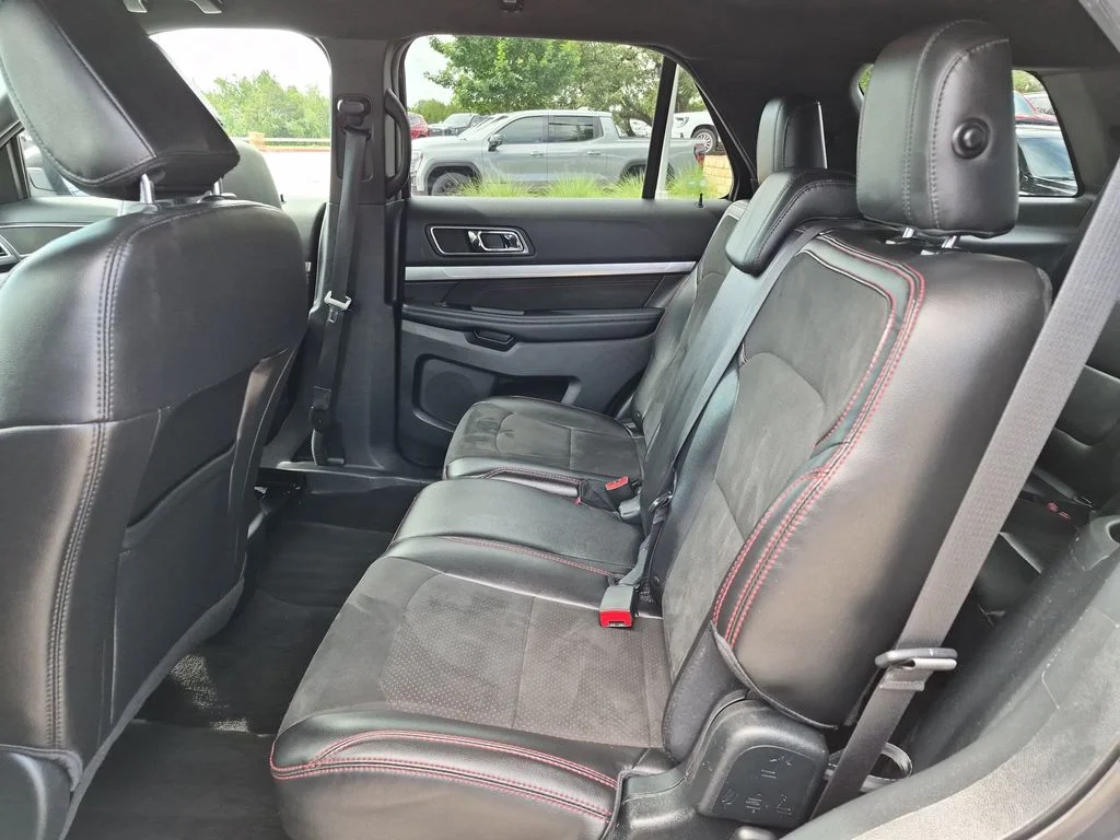Used 2018 Gray Ford XLT image 35