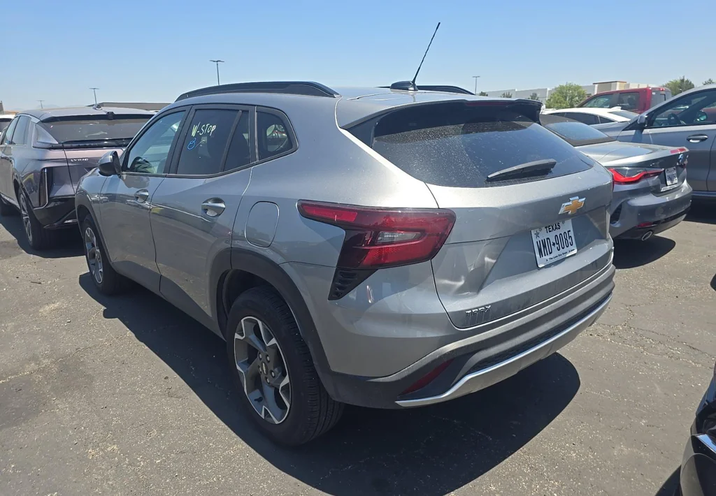 Used 2025 Gray Chevrolet LT image 4