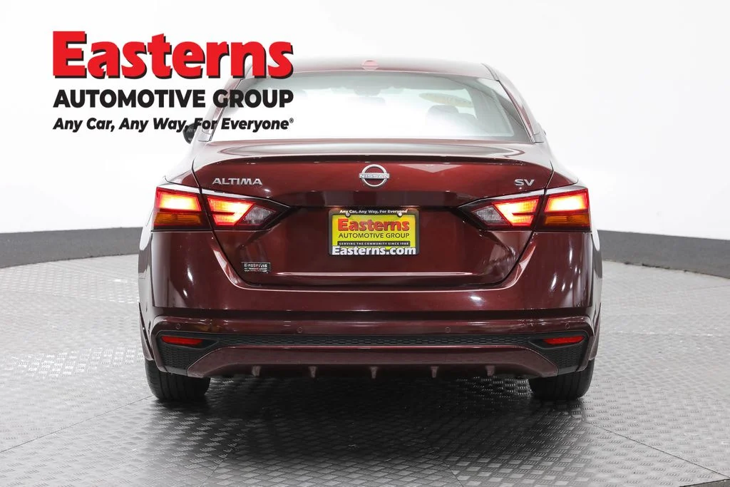Used 2023 Red Nissan 2.5 SV image 6