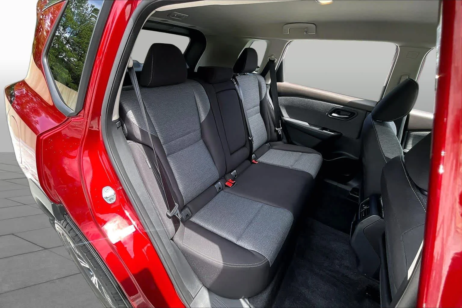 Used 2023 Scarlet Ember Tintcoat Nissan SV image 38