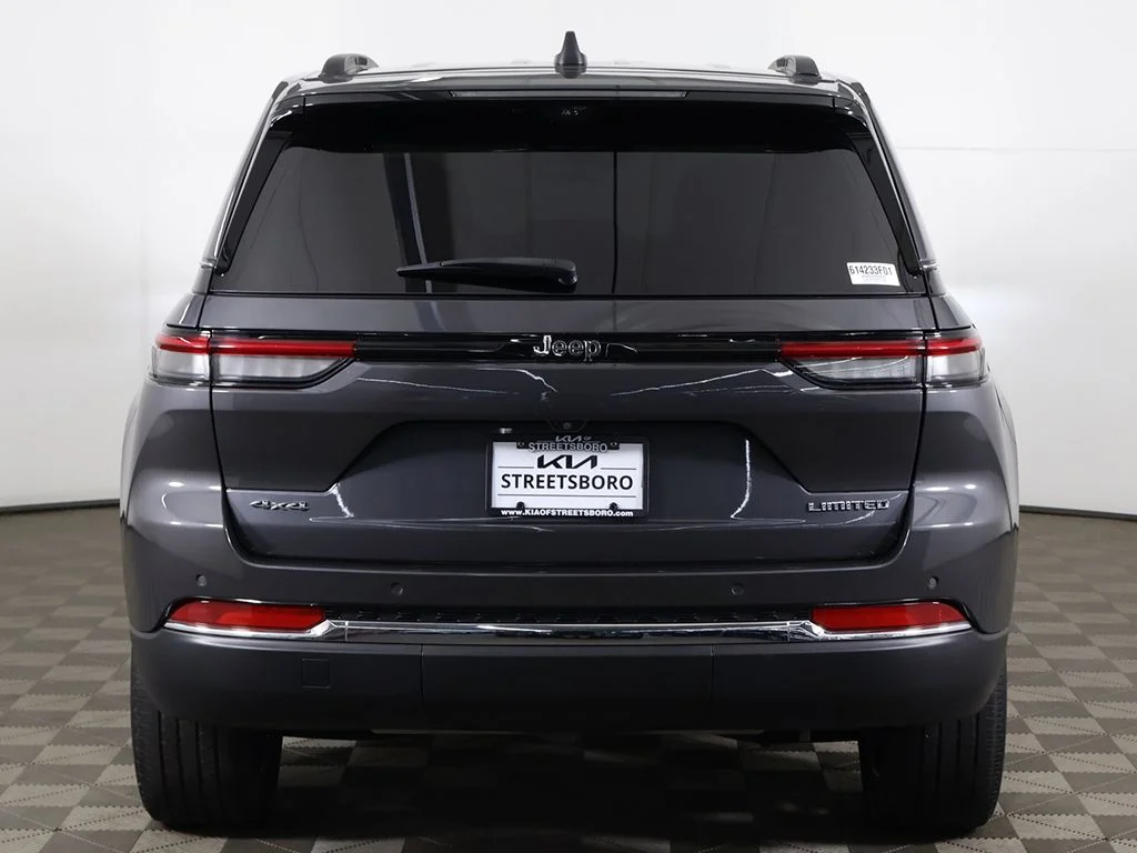 Used 2022 Gray Jeep Limited image 16