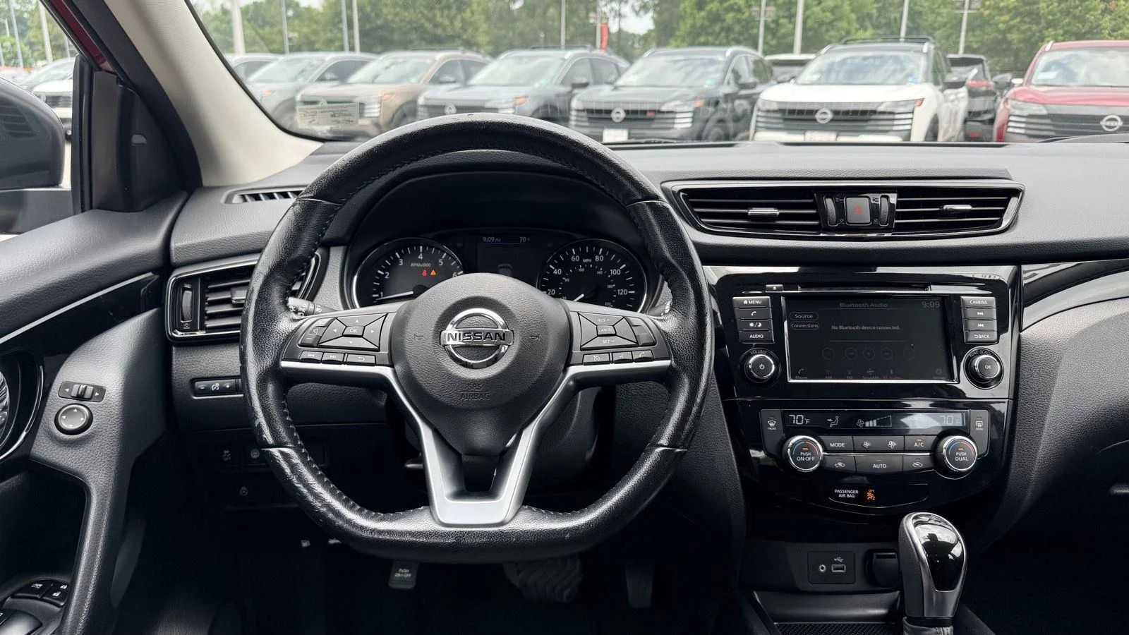 Used 2021 Scarlet Ember Tintcoat Nissan SV image 11