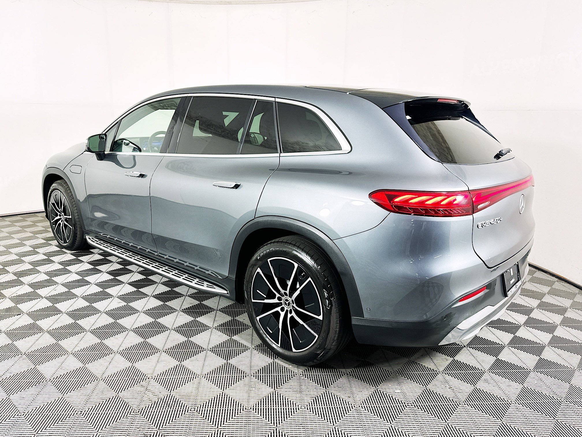 2023 Mercedes-Benz EQS thumbnail 7