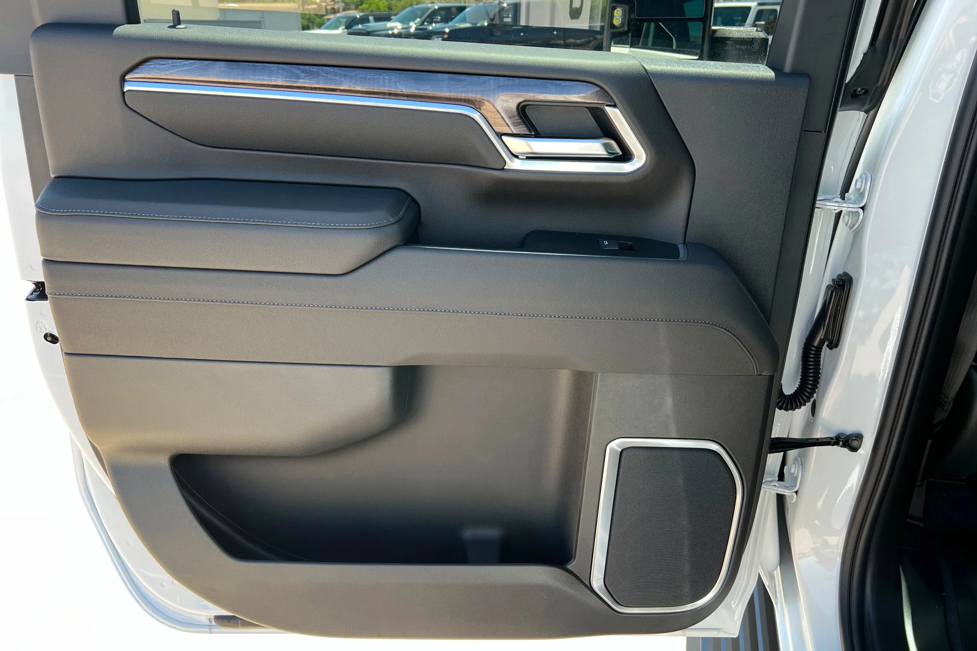 New 2026 Summit White Chevrolet LTZ image 18