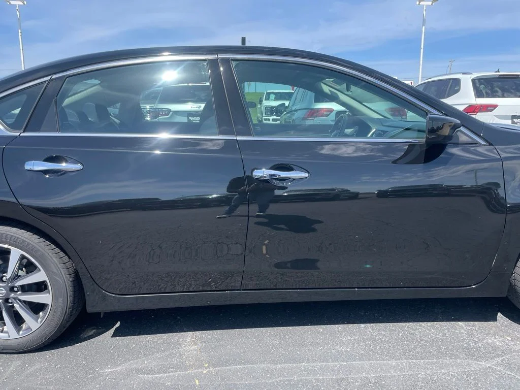 Used 2017 Super Black Clearcoat Nissan 2.5 SV image 24