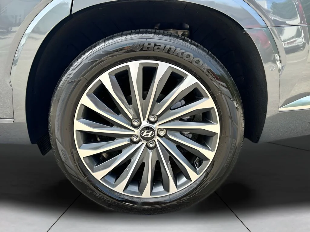 Used 2025 Gray Hyundai Calligraphy image 36