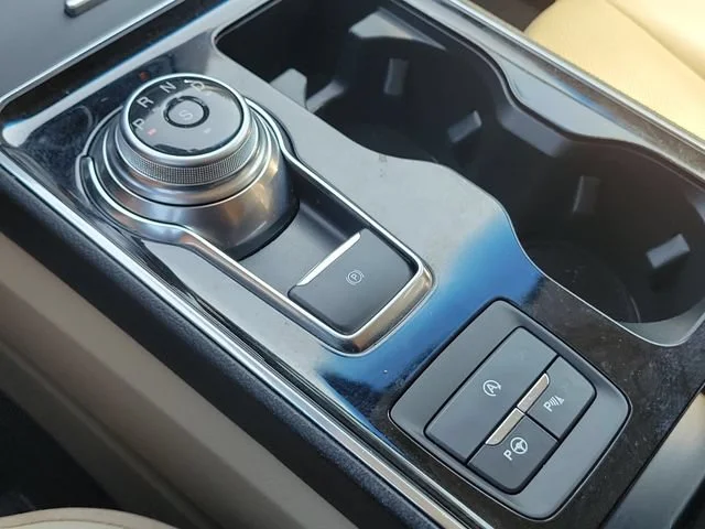 2020 Ford Edge Titanium - Photo 37