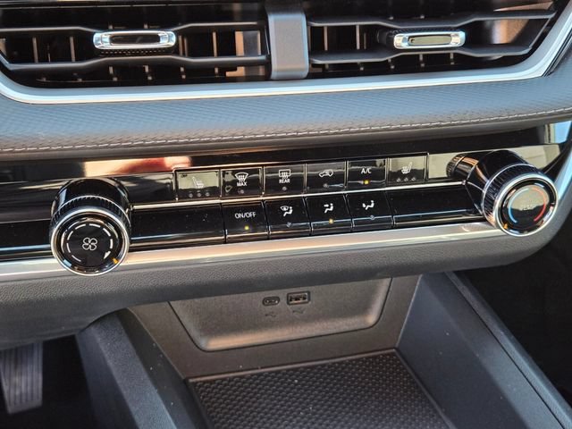 New 2027 Mosaic Black Metallic Chevrolet LT image 13