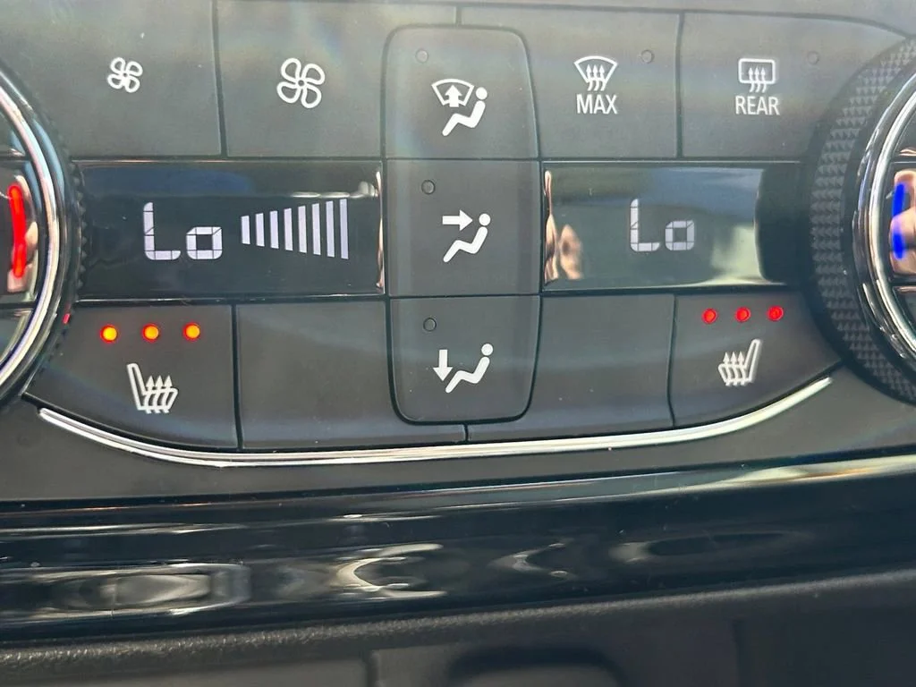 Used 2023 Summit White Buick Select image 23