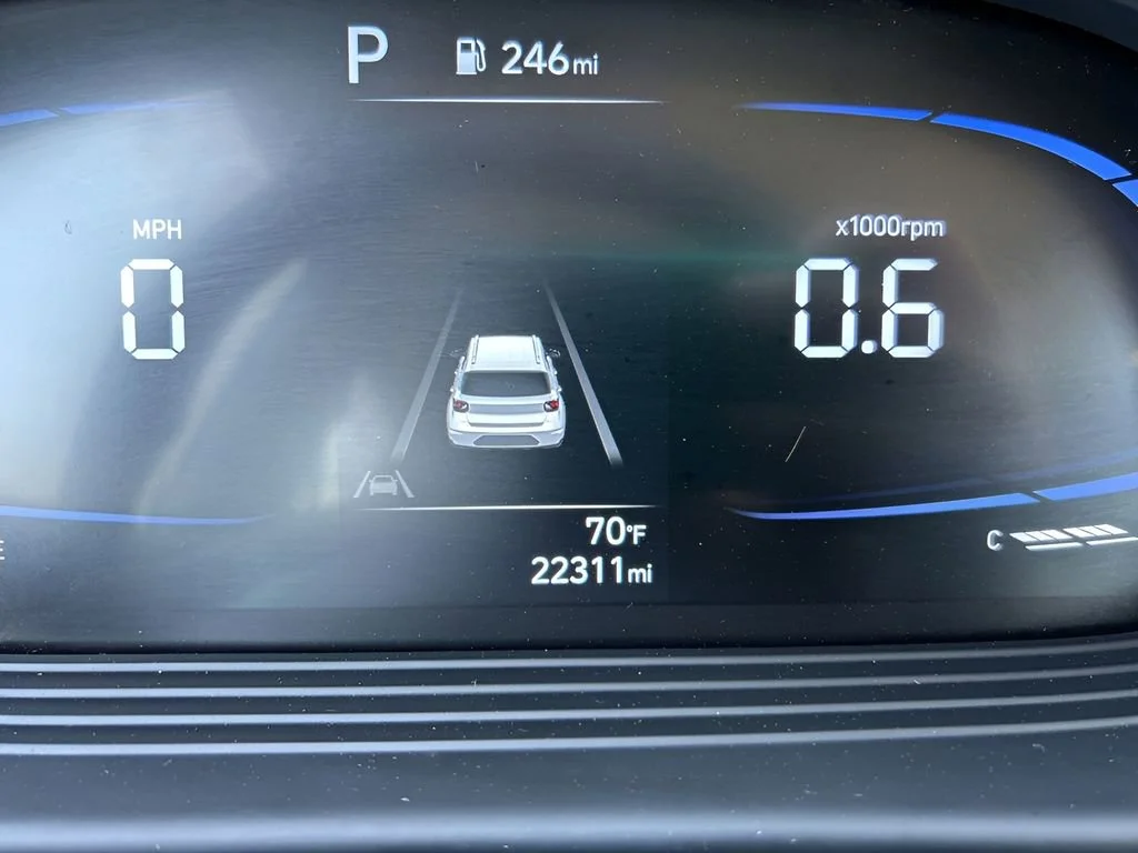 Used 2025 White Hyundai SEL image 22