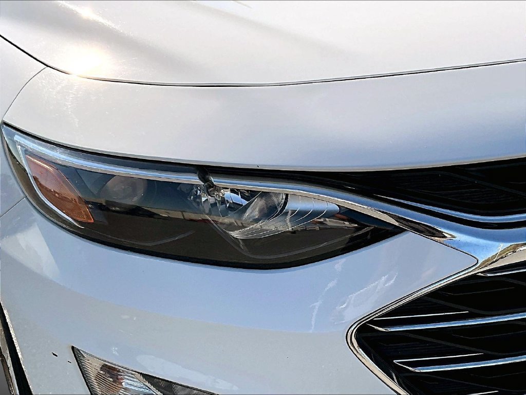 Used 2024 White Chevrolet LT image 37