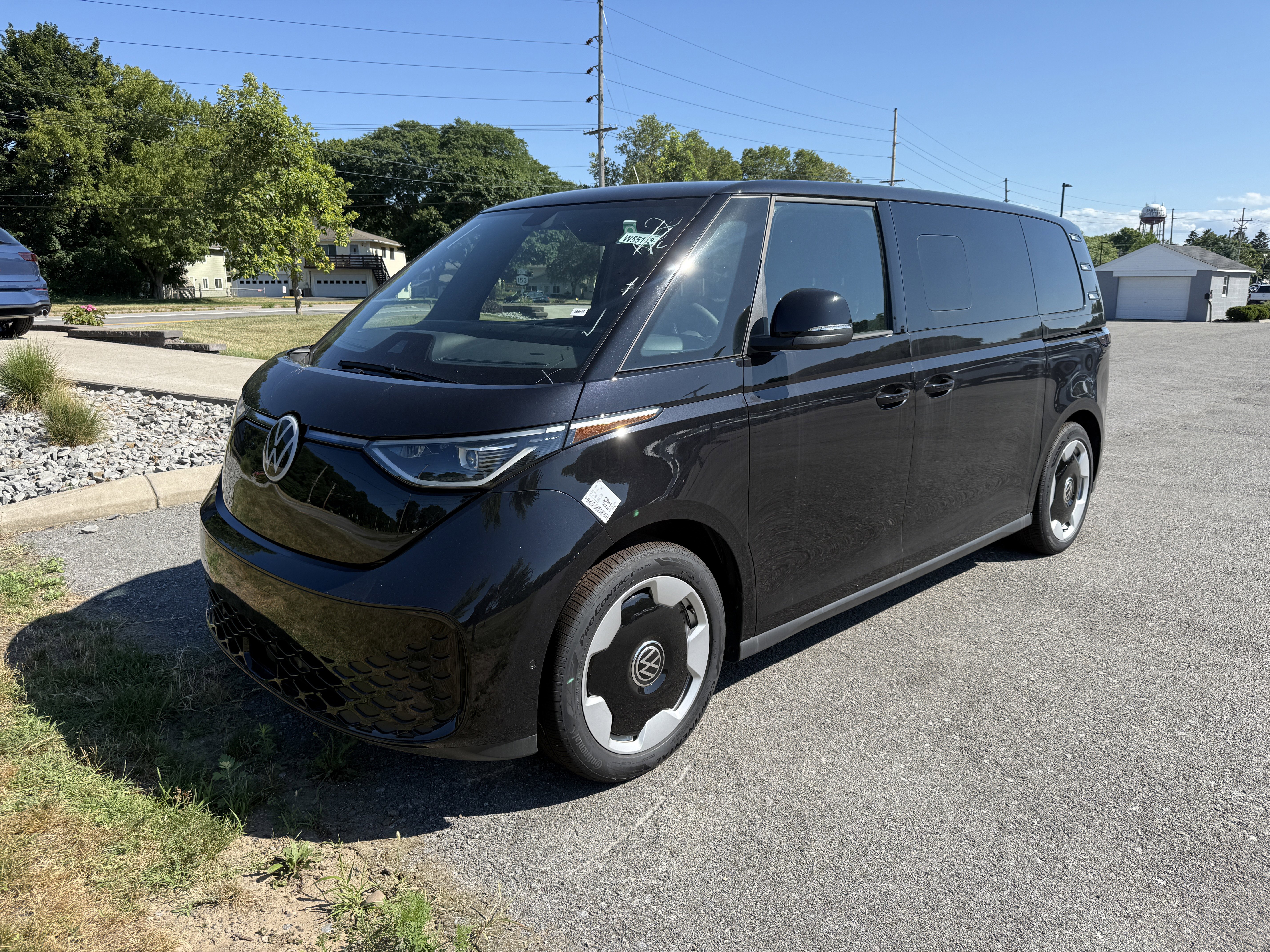2025 Volkswagen ID. Buzz Pro S's photo