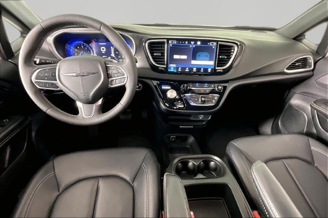 Used 2026 Silver Chrysler Select image 6