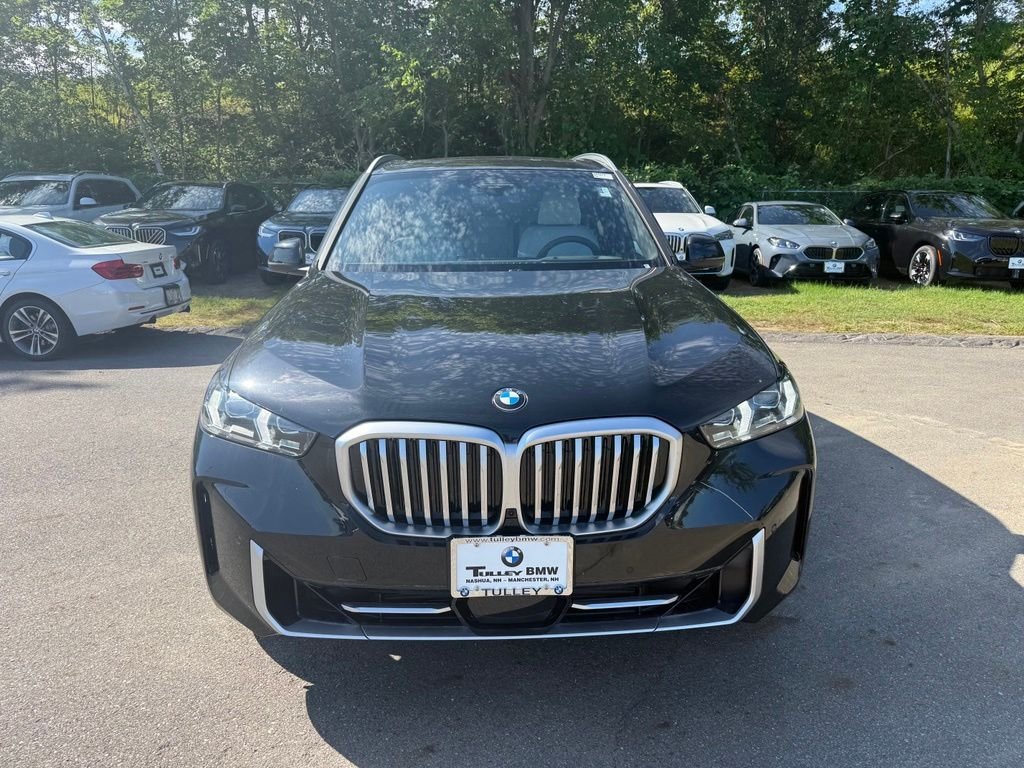 New 2026 Black Sapphire Metallic BMW xDrive40i image 2
