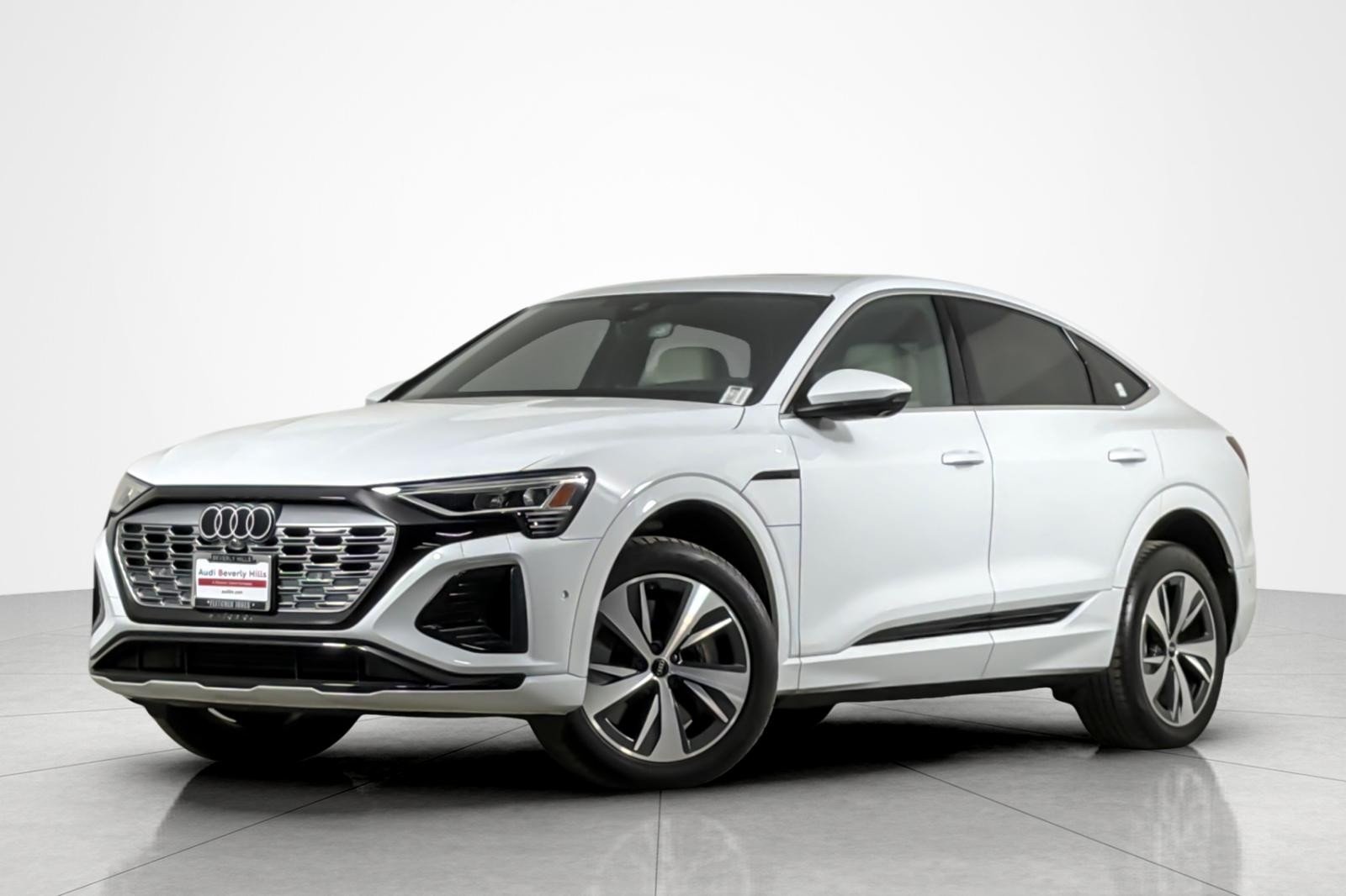 2024 Audi Q8 Sportback e-tron 55 114 kWh Premium Plus quattro's photo