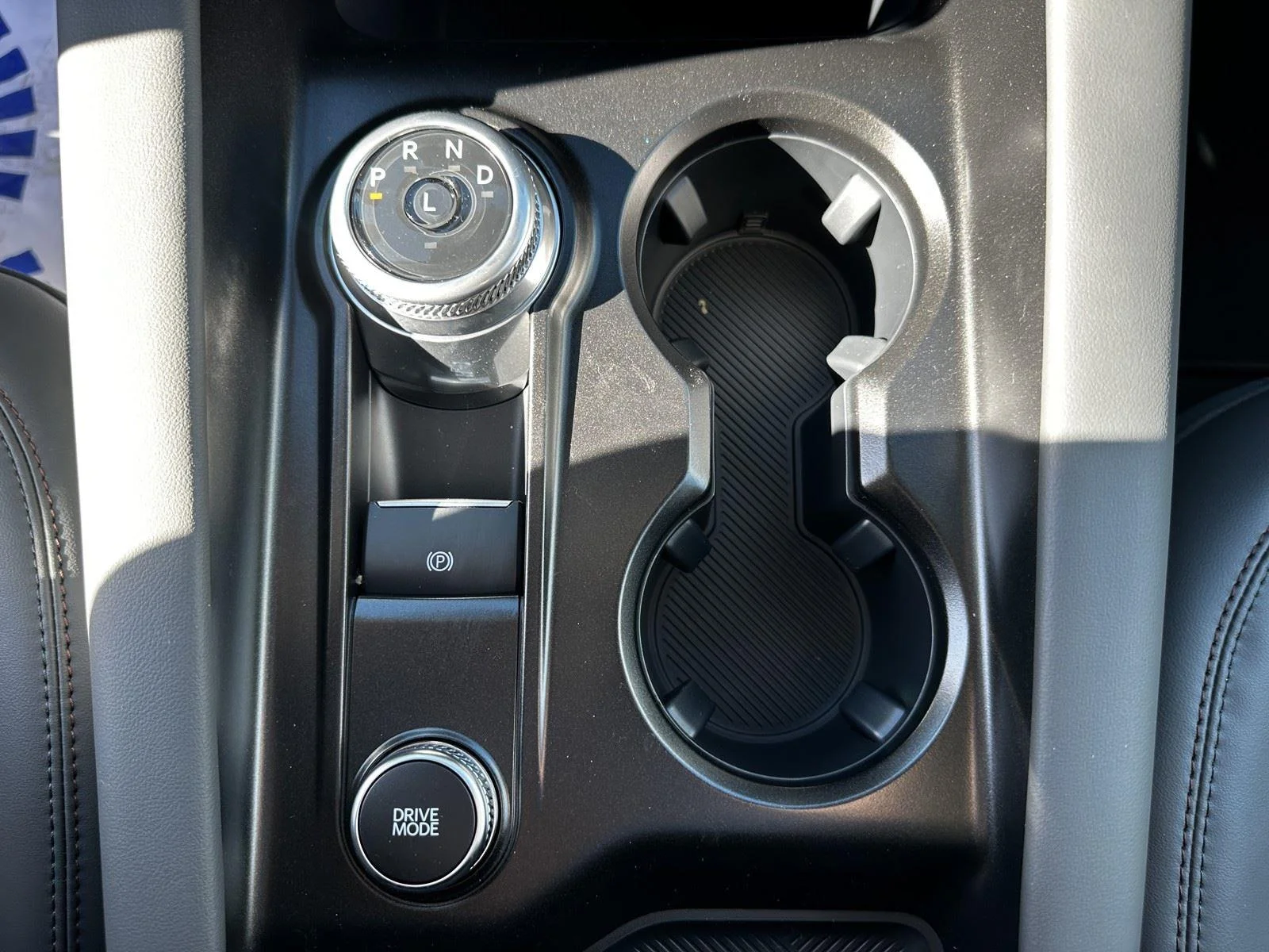 New 2026 Carbonized Gray Metallic Ford Active image 28