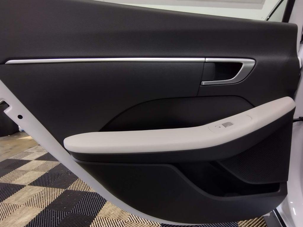 New 2026 White Hyundai SE image 29