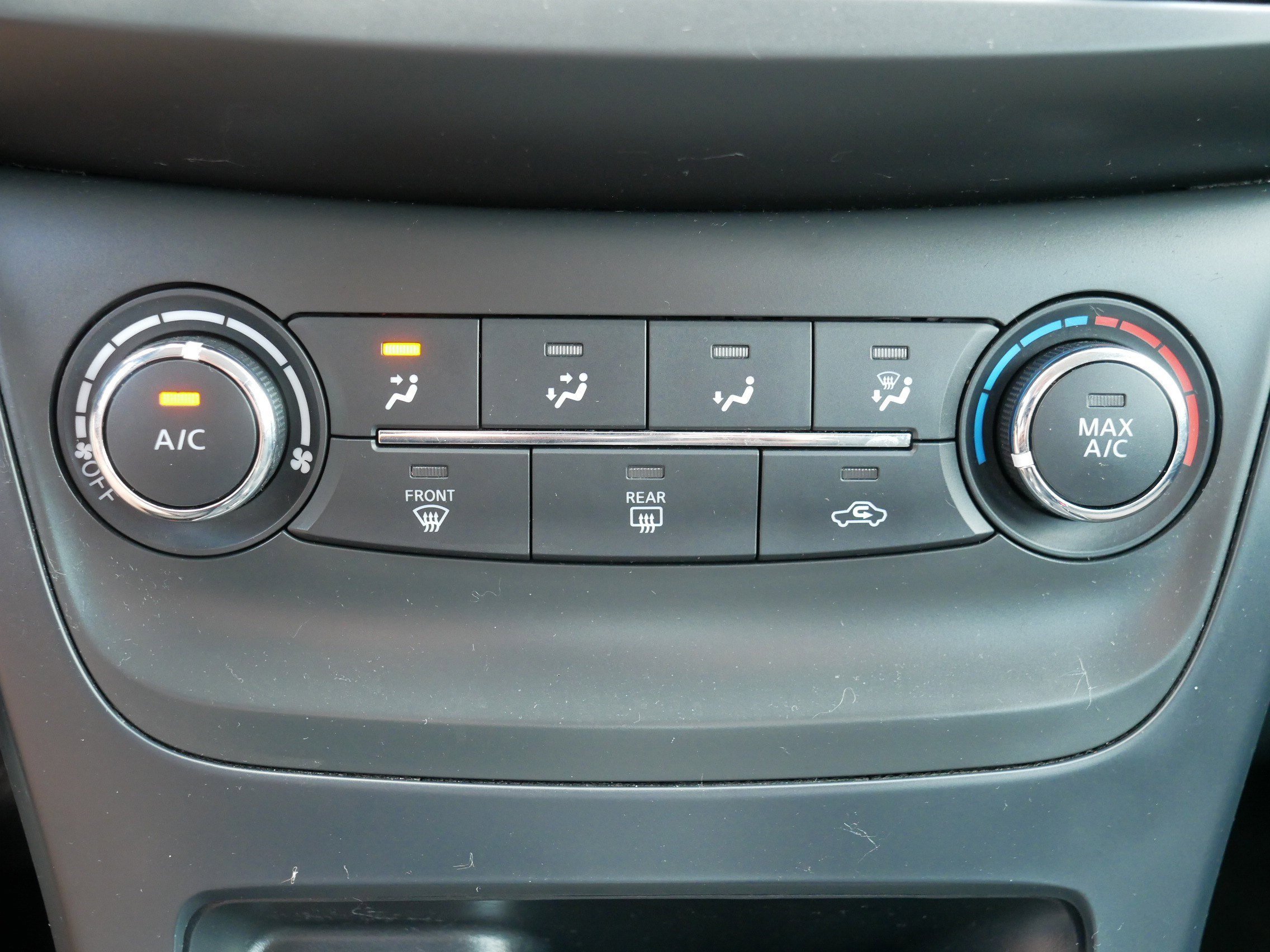 Used 2017 Deep Blue Pearl Nissan S image 23