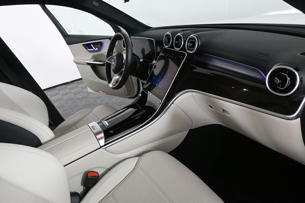 Certified Used 2023 White Mercedes-Benz GLC 300 image 23