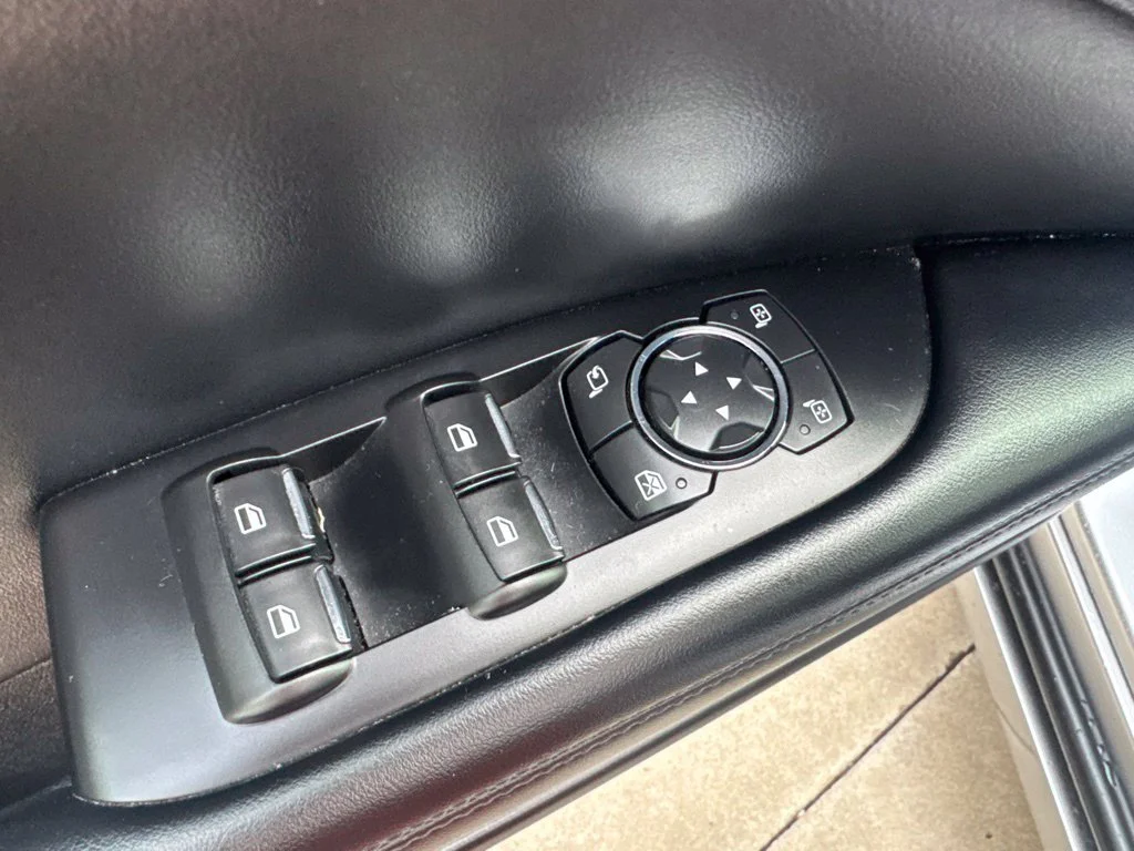 Used 2020 Silver Lincoln Standard image 16