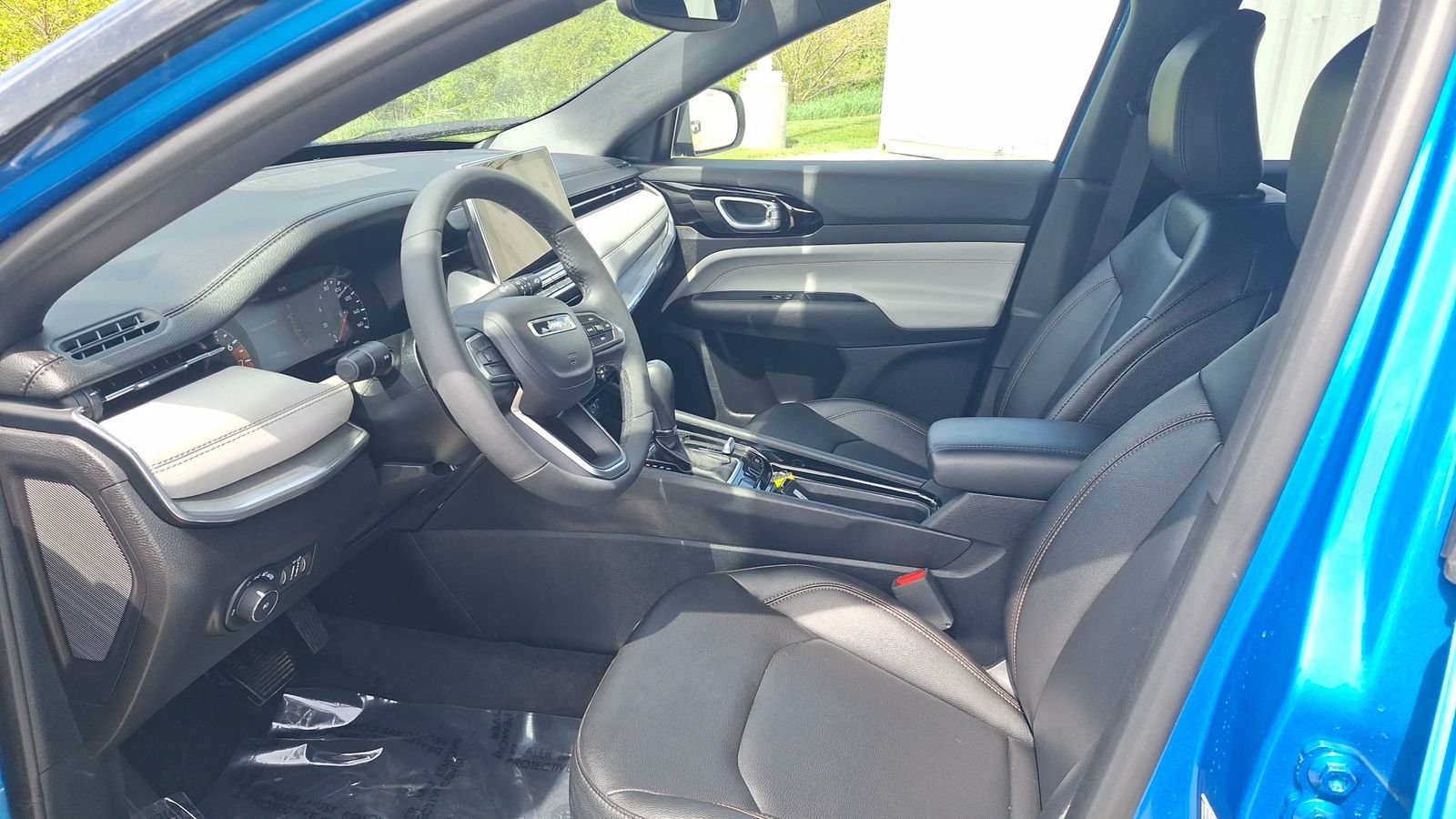 Used 2024 Blue Jeep Limited image 11
