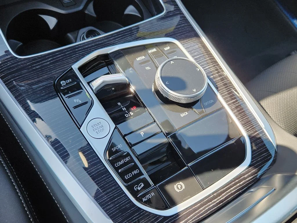 New 2026 Dravit Grey Metallic BMW xDrive40i image 18