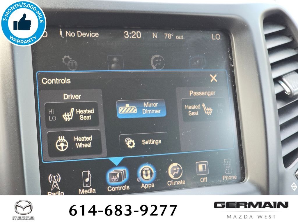 Used 2016 White Jeep Latitude image 30