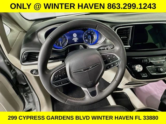Used 2024 Silver Chrysler Touring L image 11