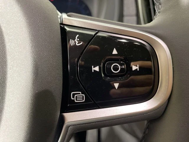 2025 Volvo XC90 Plus - Photo 14