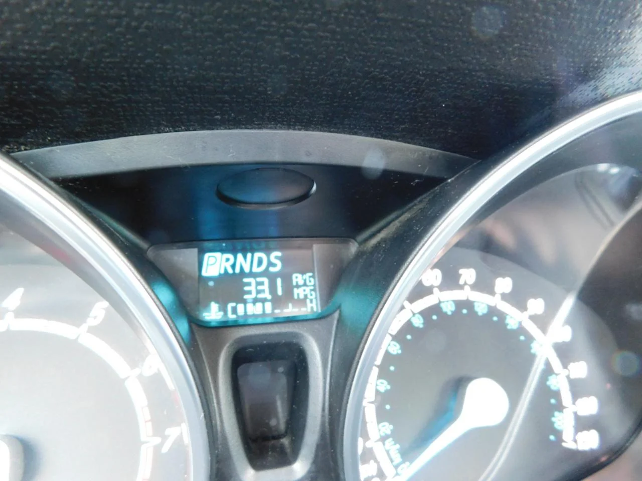 Used 2018 Black Ford SE SEDAN image 31