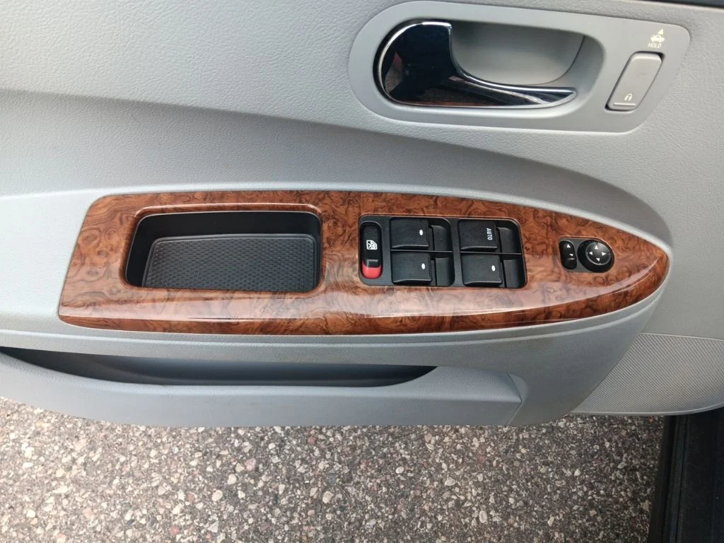 Used 2006 Cardinal Red Metallic Buick CX image 20