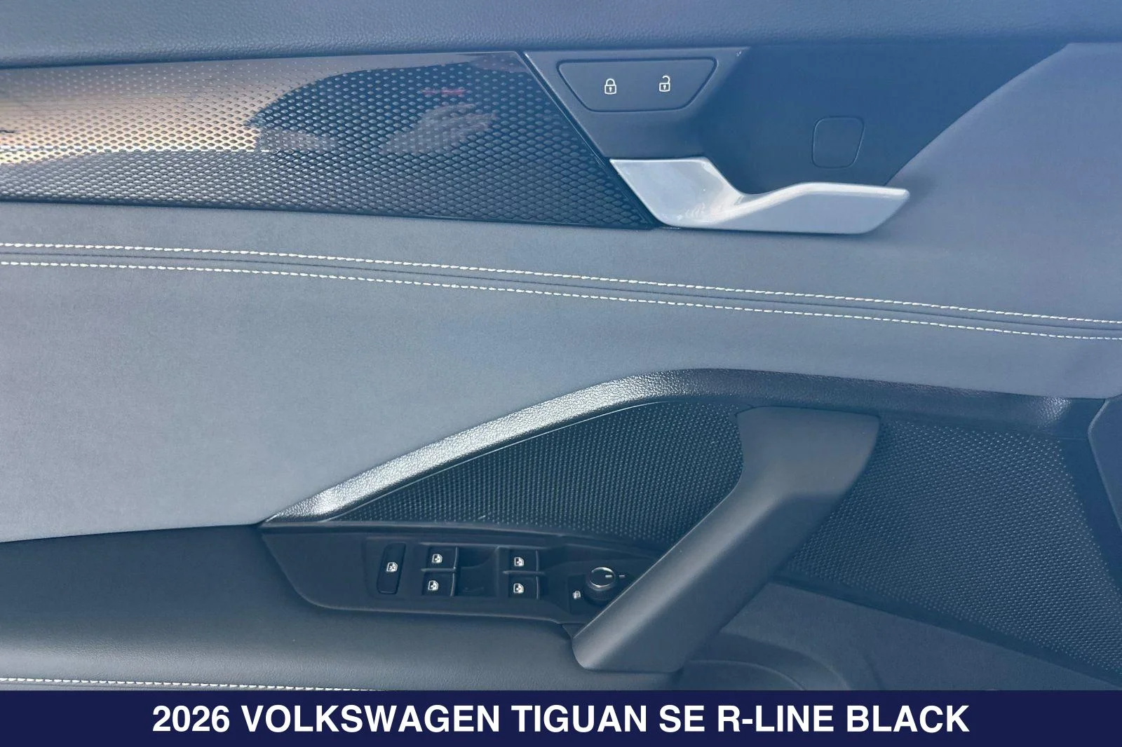 2026 Volkswagen Tiguan SE R-LINE BLACK - Photo 11