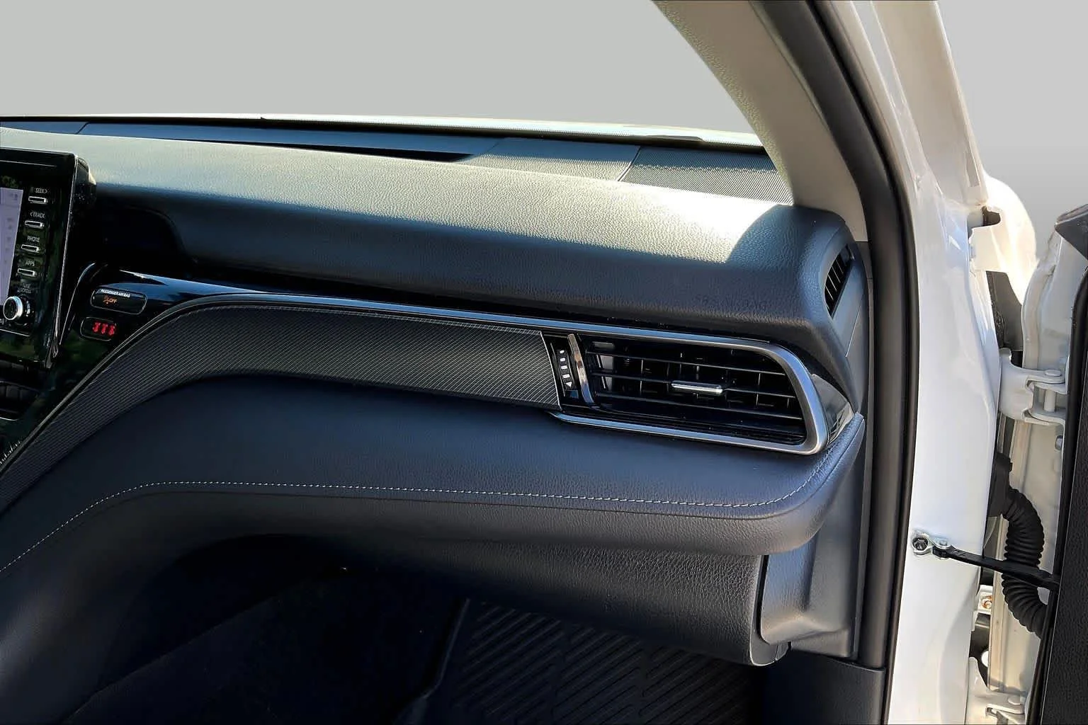 Used 2024 Ice Cap Toyota LE image 18