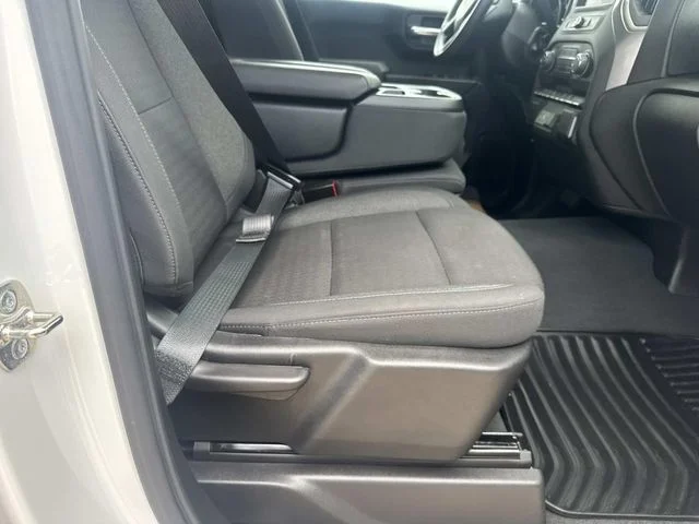 Used 2026 White Chevrolet Custom image 25